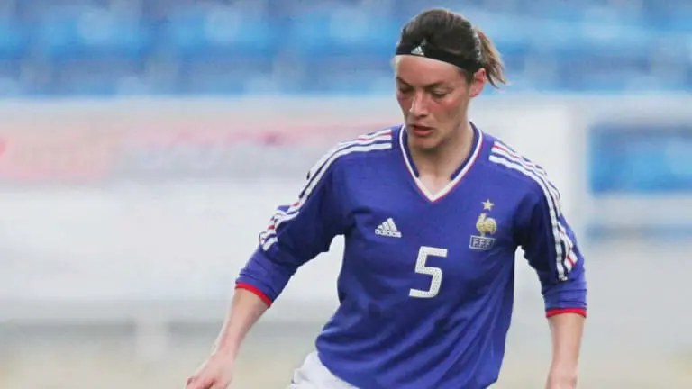 Corinne Diacre sous le maillot de l'équipe de France ©FIFA