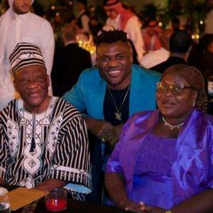 Samuel Foyou, Ngannou et sa maman (c) Dr